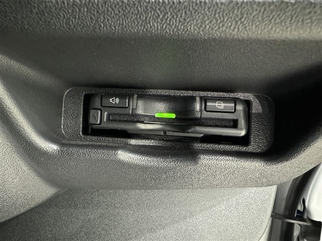 ハイエースバン ロングＤＸ　衝突被害軽減システム　メモリーナビ　フルセグ　ＥＴＣ　ドラレコ　ＣＤ　ミュージックプレイヤー接続可　ＤＶＤ再生　ＬＥＤヘッドランプ　乗車定員６人　キーレス（12枚目）