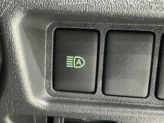 ハイエースバン ロングＤＸ　衝突被害軽減システム　メモリーナビ　フルセグ　ＥＴＣ　ドラレコ　ＣＤ　ミュージックプレイヤー接続可　ＤＶＤ再生　ＬＥＤヘッドランプ　乗車定員６人　キーレス（18枚目）