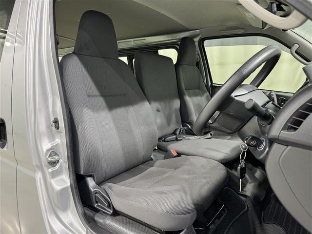 ハイエースバン ロングＤＸ　衝突被害軽減システム　メモリーナビ　フルセグ　ＥＴＣ　ドラレコ　ＣＤ　ミュージックプレイヤー接続可　ＤＶＤ再生　ＬＥＤヘッドランプ　乗車定員６人　キーレス（26枚目）