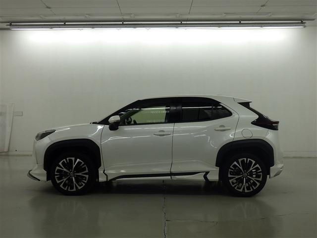 ヤリスクロス ハイブリッドＺ　衝突被害軽減システム　メモリーナビ　バックカメラ　ドラレコ　ミュージックプレイヤー接続可　電動シート　オートクルーズコントロール　ＬＥＤヘッドランプ　スマートキー　キーレス　ハイブリッド（4枚目）