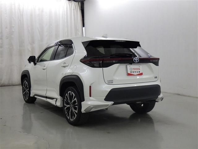 ヤリスクロス ハイブリッドＺ　衝突被害軽減システム　メモリーナビ　バックカメラ　ドラレコ　ミュージックプレイヤー接続可　電動シート　オートクルーズコントロール　ＬＥＤヘッドランプ　スマートキー　キーレス　ハイブリッド（5枚目）