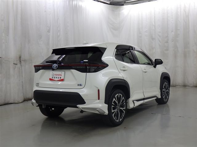 ヤリスクロス ハイブリッドＺ　衝突被害軽減システム　メモリーナビ　バックカメラ　ドラレコ　ミュージックプレイヤー接続可　電動シート　オートクルーズコントロール　ＬＥＤヘッドランプ　スマートキー　キーレス　ハイブリッド（6枚目）