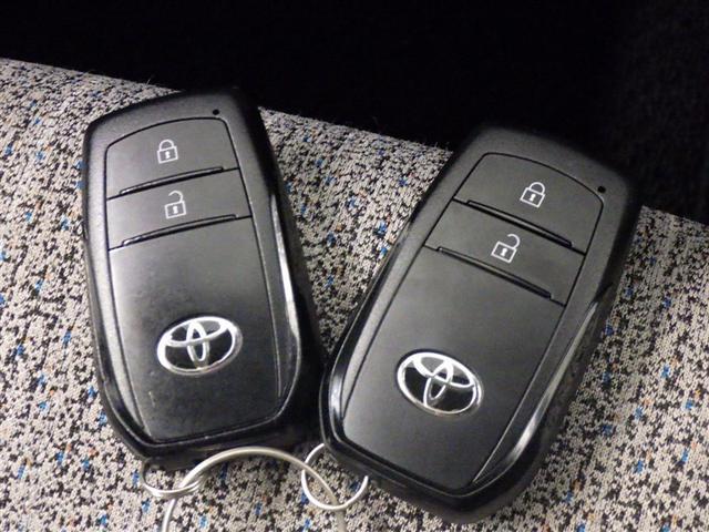 ヤリスクロス ハイブリッドＺ　衝突被害軽減システム　メモリーナビ　バックカメラ　ドラレコ　ミュージックプレイヤー接続可　電動シート　オートクルーズコントロール　ＬＥＤヘッドランプ　スマートキー　キーレス　ハイブリッド（24枚目）