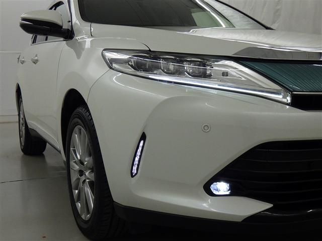 ハリアー プレミアム　メタル　アンド　レザーパッケージ　衝突被害軽減システム　メモリーナビ　フルセグ　バックカメラ　ＥＴＣ　ドラレコ　ＣＤ　ミュージックプレイヤー接続可　革シート　電動シート　オートクルーズコントロール　ＬＥＤヘッドランプ　スマートキー（7枚目）