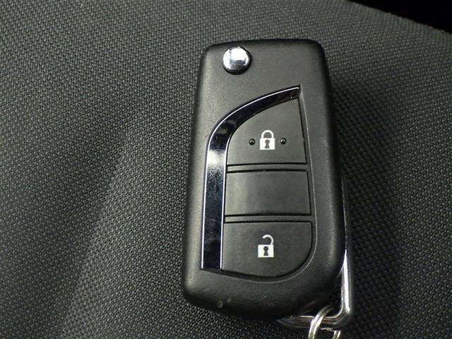 ヤリス Ｘ　衝突被害軽減システム　ＥＴＣ　ミュージックプレイヤー接続可　キーレス（19枚目）