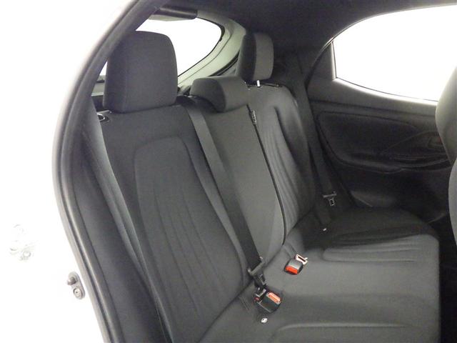 ヤリス Ｘ　衝突被害軽減システム　ＥＴＣ　ミュージックプレイヤー接続可　キーレス（21枚目）