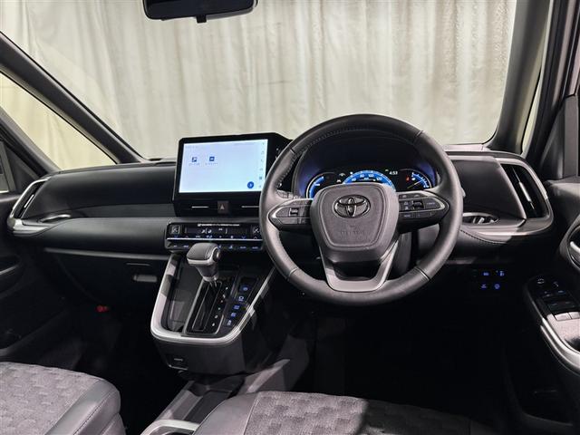 ヴォクシー ハイブリッドＳ－Ｚ　衝突被害軽減システム　フルセグ　バックカメラ　ＥＴＣ　ドラレコ　ＣＤ　ミュージックプレイヤー接続可　ＬＥＤヘッドランプ　両側電動スライド　乗車定員７人　３列シート　スマートキー　キーレス（8枚目）