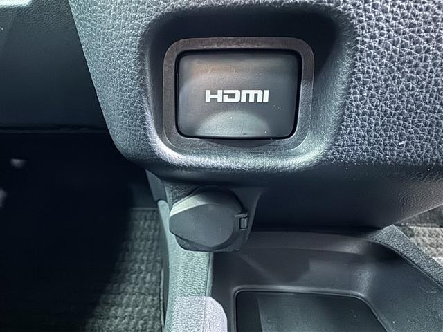 ヴォクシー ハイブリッドＳ－Ｚ　衝突被害軽減システム　フルセグ　バックカメラ　ＥＴＣ　ドラレコ　ＣＤ　ミュージックプレイヤー接続可　ＬＥＤヘッドランプ　両側電動スライド　乗車定員７人　３列シート　スマートキー　キーレス（19枚目）