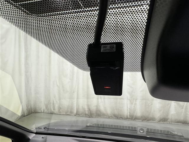 ヴォクシー ハイブリッドＳ－Ｚ　衝突被害軽減システム　フルセグ　バックカメラ　ＥＴＣ　ドラレコ　ＣＤ　ミュージックプレイヤー接続可　ＬＥＤヘッドランプ　両側電動スライド　乗車定員７人　３列シート　スマートキー　キーレス（27枚目）