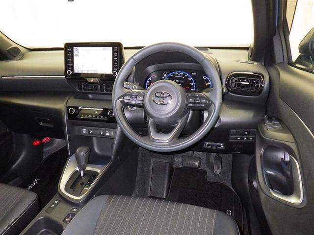 ヤリスクロス Ｚ　衝突被害軽減システム　メモリーナビ　フルセグ　バックカメラ　ＥＴＣ　ドラレコ　ミュージックプレイヤー接続可　電動シート　オートクルーズコントロール　ＬＥＤヘッドランプ　スマートキー　キーレス（8枚目）