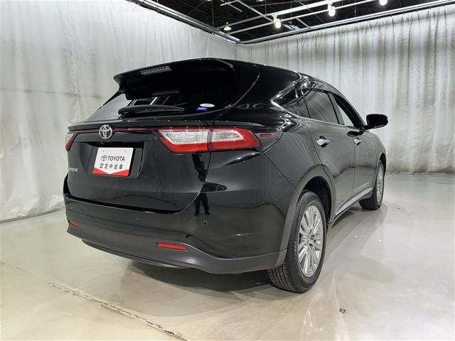 ハリアー プレミアム　メタル　アンド　レザーパッケージ　衝突被害軽減システム　メモリーナビ　フルセグ　バックカメラ　ＥＴＣ　ＣＤ　ミュージックプレイヤー接続可　ＤＶＤ再生　革シート　電動シート　オートクルーズコントロール　ＬＥＤヘッドランプ　スマートキー（6枚目）