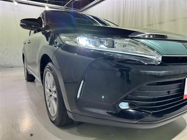 ハリアー プレミアム　メタル　アンド　レザーパッケージ　衝突被害軽減システム　メモリーナビ　フルセグ　バックカメラ　ＥＴＣ　ＣＤ　ミュージックプレイヤー接続可　ＤＶＤ再生　革シート　電動シート　オートクルーズコントロール　ＬＥＤヘッドランプ　スマートキー（7枚目）