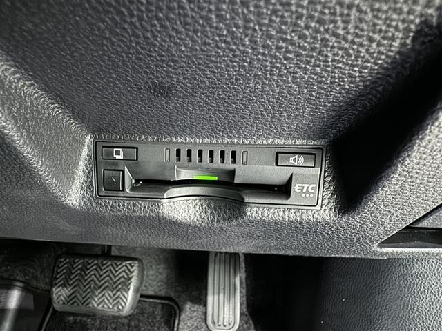 ヤリスクロス ハイブリッドＧ　衝突被害軽減システム　メモリーナビ　バックカメラ　ＥＴＣ　ドラレコ　ミュージックプレイヤー接続可　オートクルーズコントロール　ＬＥＤヘッドランプ　スマートキー　キーレス　ハイブリッド（13枚目）