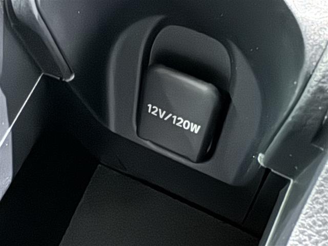 アクア Ｚ　衝突被害軽減システム　メモリーナビ　バックカメラ　ＥＴＣ　ミュージックプレイヤー接続可　オートクルーズコントロール　ＬＥＤヘッドランプ　スマートキー　キーレス　ハイブリッド（17枚目）