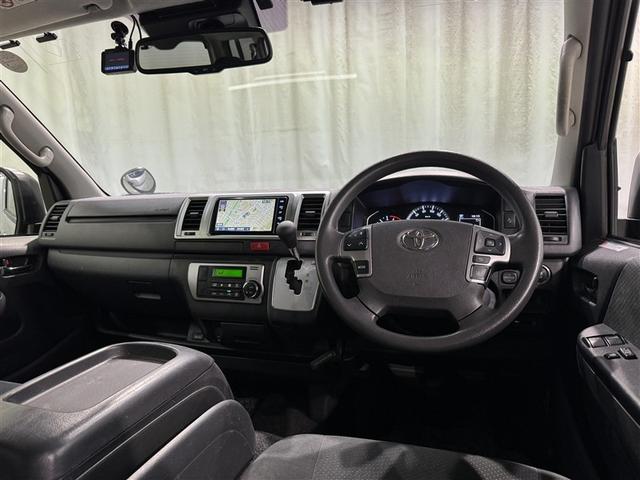 ハイエースバン ロングスーパーＧＬ　衝突被害軽減システム　メモリーナビ　フルセグ　バックカメラ　ＥＴＣ　ドラレコ　ＣＤ　ミュージックプレイヤー接続可　ＤＶＤ再生　ＬＥＤヘッドランプ　両側電動スライド　スマートキー　キーレス　ディーゼル（9枚目）