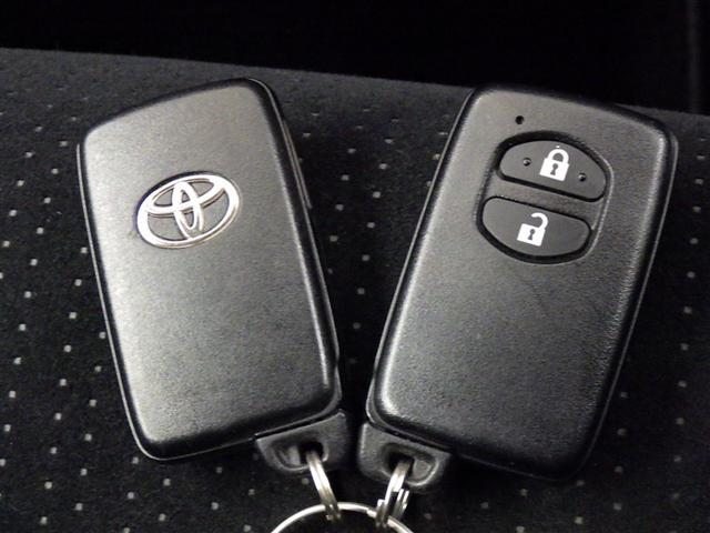 �X�}�[�g�L�[���|�P�b�g��o�b�O�Ɍg�т��Ă���΁A�L�[�����o�����ƂȂ��h�A�n���h������������A�h�A�n���h���̃Z���T�[�ɐG��邾���Ŏ{���ł��܂��B