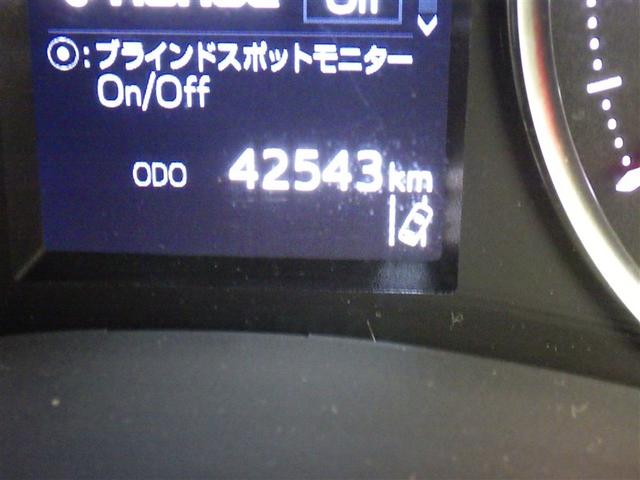 �ʐ^�B�e���̑��s�����ł��B�X�܊Ԃ̈ړ��Ȃǂő��s�������L�тĂ���ꍇ������܂��B