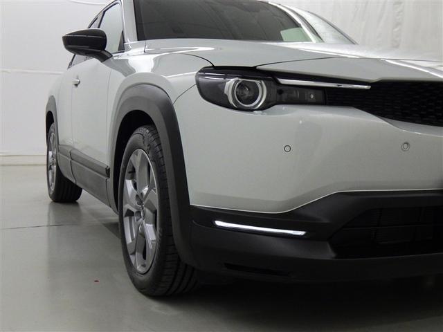 ���邢���C�g���铹�𖾂邭�Ƃ炵�Ă���܂��B�@�^�]�����ŁA���H�󋵂������ɑ����F���ł��邩�d�v�ȃ|�C���g�ł��B�@���F�����Â��������邭�Ƃ炵�Ă���܂���B