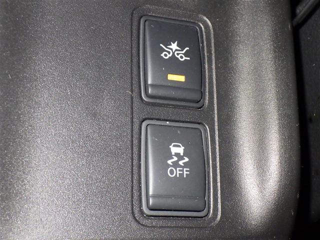 セレナ Ｘ　Ｖセレクション　衝突被害軽減システム　メモリーナビ　フルセグ　バックカメラ　ＥＴＣ　ドラレコ　ＣＤ　ミュージックプレイヤー接続可　ＤＶＤ再生　オートクルーズコントロール　両側電動スライド　乗車定員８人　３列シート（17枚目）