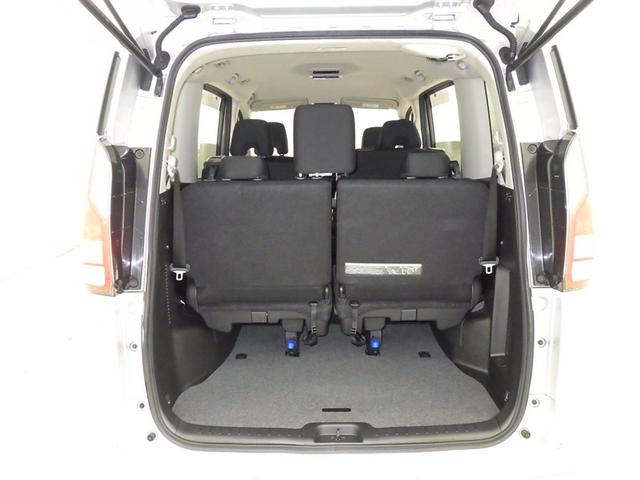 セレナ Ｘ　Ｖセレクション　衝突被害軽減システム　メモリーナビ　フルセグ　バックカメラ　ＥＴＣ　ドラレコ　ＣＤ　ミュージックプレイヤー接続可　ＤＶＤ再生　オートクルーズコントロール　両側電動スライド　乗車定員８人　３列シート（29枚目）