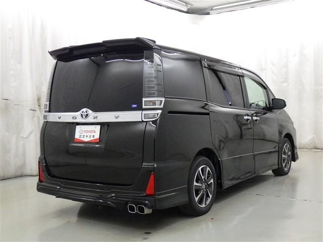 ヴォクシー ＺＳ　煌ＩＩＩ　衝突被害軽減システム　メモリーナビ　フルセグ　バックカメラ　ＥＴＣ　ドラレコ　ＣＤ　ミュージックプレイヤー接続可　ＤＶＤ再生　後席モニター　オートクルーズコントロール　ＬＥＤヘッドランプ　乗車定員７人（7枚目）