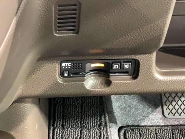 Lホンダセンシング 禁煙試乗車ナビRカメラ 衝突軽減 LED ETC スマートキーシステム フルセグ地デジ キーフリー Iストップ イモビ 横滑防止 Bカメラ CD フルオートエアコン サイドカーテンエアバック ABS(16枚目)