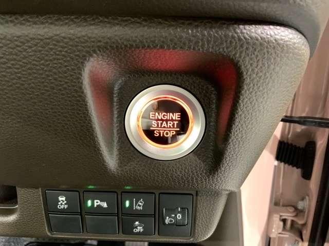 Lホンダセンシング 禁煙試乗車ナビRカメラ 衝突軽減 LED ETC スマートキーシステム フルセグ地デジ キーフリー Iストップ イモビ 横滑防止 Bカメラ CD フルオートエアコン サイドカーテンエアバック ABS(18枚目)