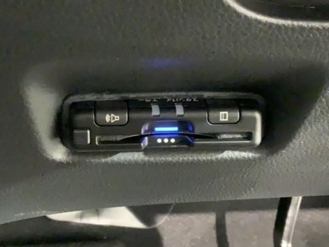 フィット ＲＳ　ＨＳＥＮＳＩＮＧ　新車保証　試乗車　ワンオ－ナ－　ＵＳＢポート　イモビライザー　地デジフルセグ　リアカメラ　ＬＥＤヘッドライト　ＤＶＤ再生　エアコン　ＥＴＣ車載器　キーレス　スマートキー　横滑防止装置（13枚目）