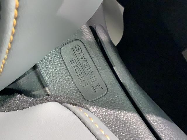 フィット ＲＳ　ＨＳＥＮＳＩＮＧ　新車保証　試乗車　ワンオ－ナ－　ＵＳＢポート　イモビライザー　地デジフルセグ　リアカメラ　ＬＥＤヘッドライト　ＤＶＤ再生　エアコン　ＥＴＣ車載器　キーレス　スマートキー　横滑防止装置（25枚目）