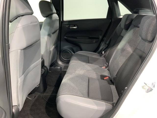 フィット ＲＳ　ＨＳＥＮＳＩＮＧ　新車保証　試乗車　ワンオ－ナ－　ＵＳＢポート　イモビライザー　地デジフルセグ　リアカメラ　ＬＥＤヘッドライト　ＤＶＤ再生　エアコン　ＥＴＣ車載器　キーレス　スマートキー　横滑防止装置（32枚目）