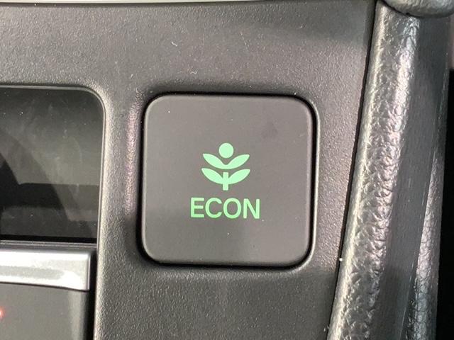 フィット ｅ：ＨＥＶホーム　ＨＳＥＮＳＩＮＧ　新車保証　試乗車　ワンオ－ナ－　前後誤発進抑制機能　助手席エアバッグ　運転席エアバッグ　１オナ　ＬＥＤライト　ＵＳＢ接続　バックカメラ　ＡＢＳ　サイドエアバッグ　フルセグＴＶ　記録簿（15枚目）