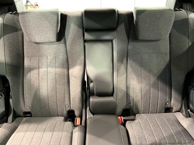 フィット ｅ：ＨＥＶホーム　ＨＳＥＮＳＩＮＧ　新車保証　試乗車　ワンオ－ナ－　前後誤発進抑制機能　助手席エアバッグ　運転席エアバッグ　１オナ　ＬＥＤライト　ＵＳＢ接続　バックカメラ　ＡＢＳ　サイドエアバッグ　フルセグＴＶ　記録簿（32枚目）