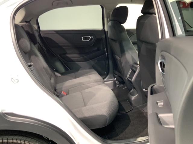ヴェゼル ｅ：ＨＥＶＸ　ＨＳＥＮＳＩＮＧ新車保証試乗車ワンオ－ナ－　Ｒカメラ　クルコン　エアコン　シ－トヒ－タ－　スマキー　ＶＳＡ　ＬＥＤライト　ＥＴＣ車載器　エアバッグ　ＡＢＳ　４ＷＤ車　地デジＴＶ　キーレスエントリー（18枚目）