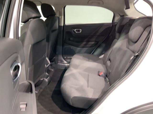 ヴェゼル ｅ：ＨＥＶＸ　ＨＳＥＮＳＩＮＧ新車保証試乗車ワンオ－ナ－　Ｒカメラ　クルコン　エアコン　シ－トヒ－タ－　スマキー　ＶＳＡ　ＬＥＤライト　ＥＴＣ車載器　エアバッグ　ＡＢＳ　４ＷＤ車　地デジＴＶ　キーレスエントリー（31枚目）