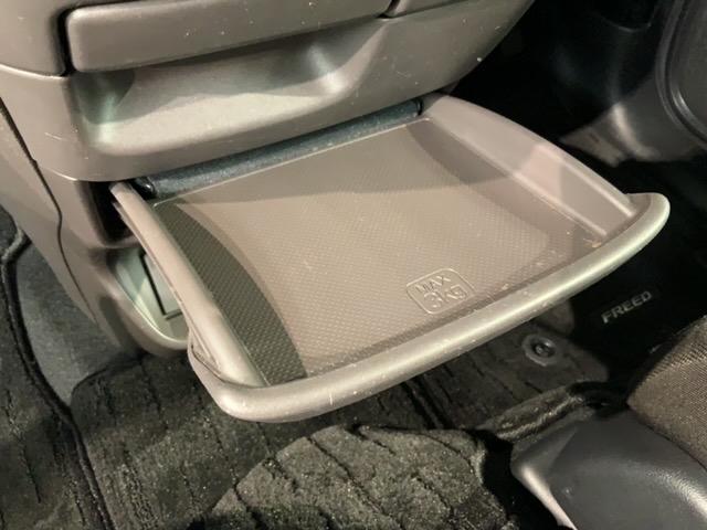 フリードハイブリッド ハイブリッド・Ｇホンダセンシング　最長５年保証　ワンオ－ナ－　ナビＶＸＭ－２１７ＶＦＮｉ　ＴＶ　Ｒカメラ　ＣＤ録音　ＢＴオ－ディオ　ＤＶＤ　ドラレコ　ＥＴＣ　ＬＥＤライト　両側電動ドア　ＶＳＡ　クルコン　スマ－トキ－　スペアキ－ＡＡＣ（28枚目）