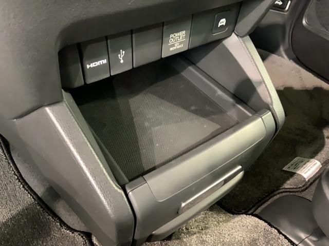 オデッセイハイブリッド ハイブリッドアブソルート・ホンダセンシングEXパック 1年保証 ワンオ-ナ- 純正ナビ TV Rカメラ マルチビュ- BTオ-ディオ DVD Rモニタ- ETC LEDライト 両側電動ドア VSA クルコン アルミ スマ-トキ- スペアキ- 盗難防止装置(27枚目)