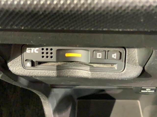 フリード Gジャストセレクション 1年保証 ワンオ-ナ- ナビVXM-145VSi TV Rカメラ BTオ-ディオ DVD ドラレコ ETC HID 両側電動ドア VSA スマ-トキ- 盗難防止装置 整備記録簿 AAC スペアキ-(12枚目)