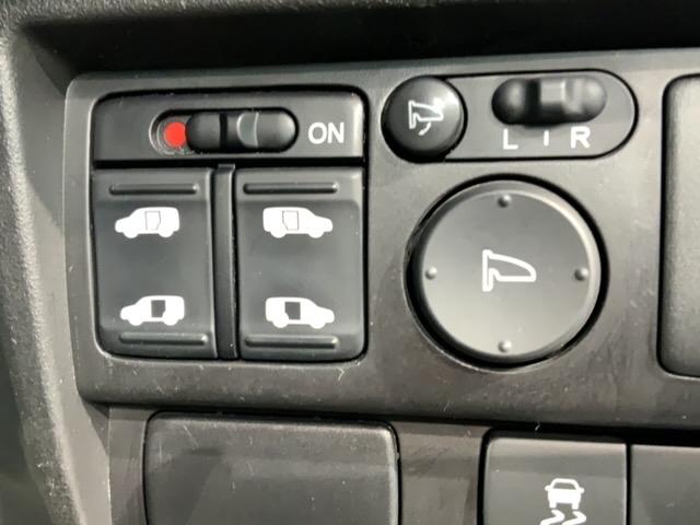 フリード Gジャストセレクション 1年保証 ワンオ-ナ- ナビVXM-145VSi TV Rカメラ BTオ-ディオ DVD ドラレコ ETC HID 両側電動ドア VSA スマ-トキ- 盗難防止装置 整備記録簿 AAC スペアキ-(13枚目)