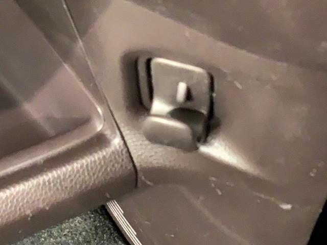 N-ONE プレミアム 1年保証 ナビVXM-164CSi TV Rカメラ BTオ-ディオ ドラレコ ETC HID VSA アルミ フォグ ベンチシート スマートキー 盗難防止装置 整備記録簿 AAC Wエアバッグ ABS(26枚目)