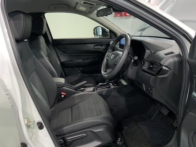 ＷＲ－Ｖ Ｚ＋ブラックスタイル　ＨｏｎｄａＳＥＮＳＩＮＧ　新車保証　試乗車　ワンオーナー　ナビＬＸＭ－２４５ＺＦＥｉ　ＴＶ　Ｒカメラ　ＢＴオ－ディオ　ＥＴＣ　ＬＥＤライト　ＶＳＡ　クルコン　アルミ　フォグ　スマートキー　盗難防止装置（17枚目）