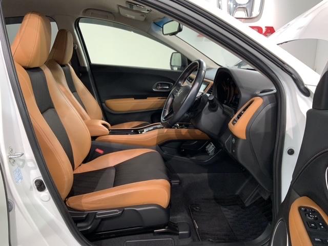 程よい硬さとホールド性が高くロングドライブも疲れにくいシートです。