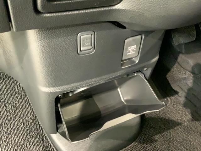 Ｎ－ＢＯＸカスタム Ｌターボ　ＨｏｎｄａＳＥＮＳＩＮＧ　最長５年保証　ワンオーナー　ナビ　ＴＶ　Ｒカメラ　ＣＤ録音　ＢＴオ－ディオ　ＤＶＤ　シートヒーター　ＥＴＣ　ＬＥＤライト　ＶＳＡ　両側電動ドア　クルコン　アルミ　フォグ　禁煙（28枚目）