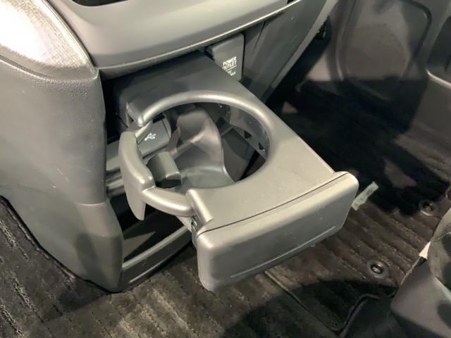 ステップワゴンスパーダ スパーダ車いす仕様車２列目乗車タイプ　ＨｏｎｄａＳＥＮＳＩＮＧ　福祉車両　最長５年保証　ワンオ－ナ－　ナビＶＸＭ－１９７ＶＦＮｉ　ＴＶ　ＣＤ録音　ＢＴオ－ディオ　ＤＶＤ　ＥＴＣ　ＬＥＤライト　両側電動ドア　ＶＳＡ　アルミ　スマ－トキ－（28枚目）
