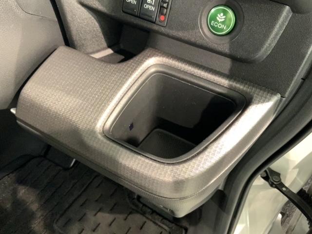 ステップワゴンスパーダ スパーダ車いす仕様車２列目乗車タイプ　ＨｏｎｄａＳＥＮＳＩＮＧ　福祉車両　最長５年保証　ワンオ－ナ－　ナビＶＸＭ－１９７ＶＦＮｉ　ＴＶ　ＣＤ録音　ＢＴオ－ディオ　ＤＶＤ　ＥＴＣ　ＬＥＤライト　両側電動ドア　ＶＳＡ　アルミ　スマ－トキ－（30枚目）