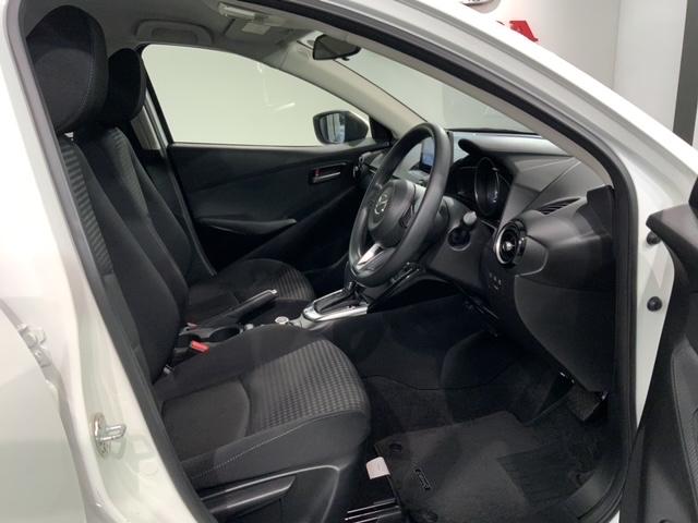 デミオ １３Ｓ　最長５年保証　純正ナビ　ＴＶ　ＢＴオ－ディオ　ＤＶＤ　衝突軽減Ｂ　ＥＴＣ　ＬＥＤライト　横滑り防止　シ－トヒ－タ－　スマ－トキ－　スペアキー　盗難防止装置　整備記録簿　ＡＡＣ　Ｗエアバッグ　ＶＳＡ（18枚目）