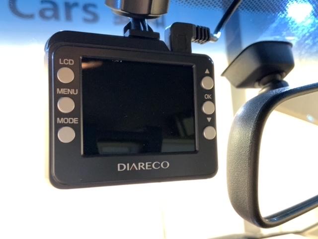 フィット シーズファインスタイル　禁煙　１年保証　ワンオ－ナ－　ナビＶＸＭ－１２８ＶＳ　ＴＶ　Ｒカメラ　ＤＶＤ　ドラレコ　ＥＴＣ　ＨＩＤ　シ－トヒ－タ－　スマ－トキ－　盗難防止装置　整備記録簿　ＡＡＣ　ドアバイザ－　Ｗエアバッグ（9枚目）