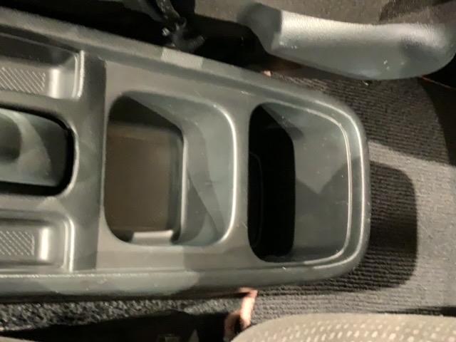 フィット シーズファインスタイル　禁煙　１年保証　ワンオ－ナ－　ナビＶＸＭ－１２８ＶＳ　ＴＶ　Ｒカメラ　ＤＶＤ　ドラレコ　ＥＴＣ　ＨＩＤ　シ－トヒ－タ－　スマ－トキ－　盗難防止装置　整備記録簿　ＡＡＣ　ドアバイザ－　Ｗエアバッグ（27枚目）