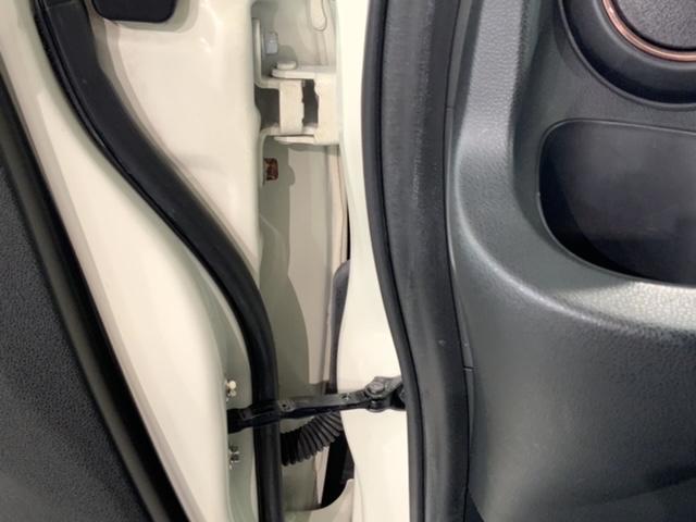 フィット シーズファインスタイル　禁煙　１年保証　ワンオ－ナ－　ナビＶＸＭ－１２８ＶＳ　ＴＶ　Ｒカメラ　ＤＶＤ　ドラレコ　ＥＴＣ　ＨＩＤ　シ－トヒ－タ－　スマ－トキ－　盗難防止装置　整備記録簿　ＡＡＣ　ドアバイザ－　Ｗエアバッグ（43枚目）