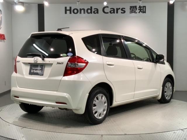 フィット シーズファインスタイル　禁煙　１年保証　ワンオ－ナ－　ナビＶＸＭ－１２８ＶＳ　ＴＶ　Ｒカメラ　ＤＶＤ　ドラレコ　ＥＴＣ　ＨＩＤ　シ－トヒ－タ－　スマ－トキ－　盗難防止装置　整備記録簿　ＡＡＣ　ドアバイザ－　Ｗエアバッグ（50枚目）