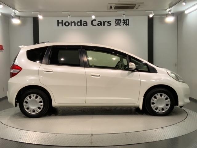 フィット シーズファインスタイル　禁煙　１年保証　ワンオ－ナ－　ナビＶＸＭ－１２８ＶＳ　ＴＶ　Ｒカメラ　ＤＶＤ　ドラレコ　ＥＴＣ　ＨＩＤ　シ－トヒ－タ－　スマ－トキ－　盗難防止装置　整備記録簿　ＡＡＣ　ドアバイザ－　Ｗエアバッグ（51枚目）